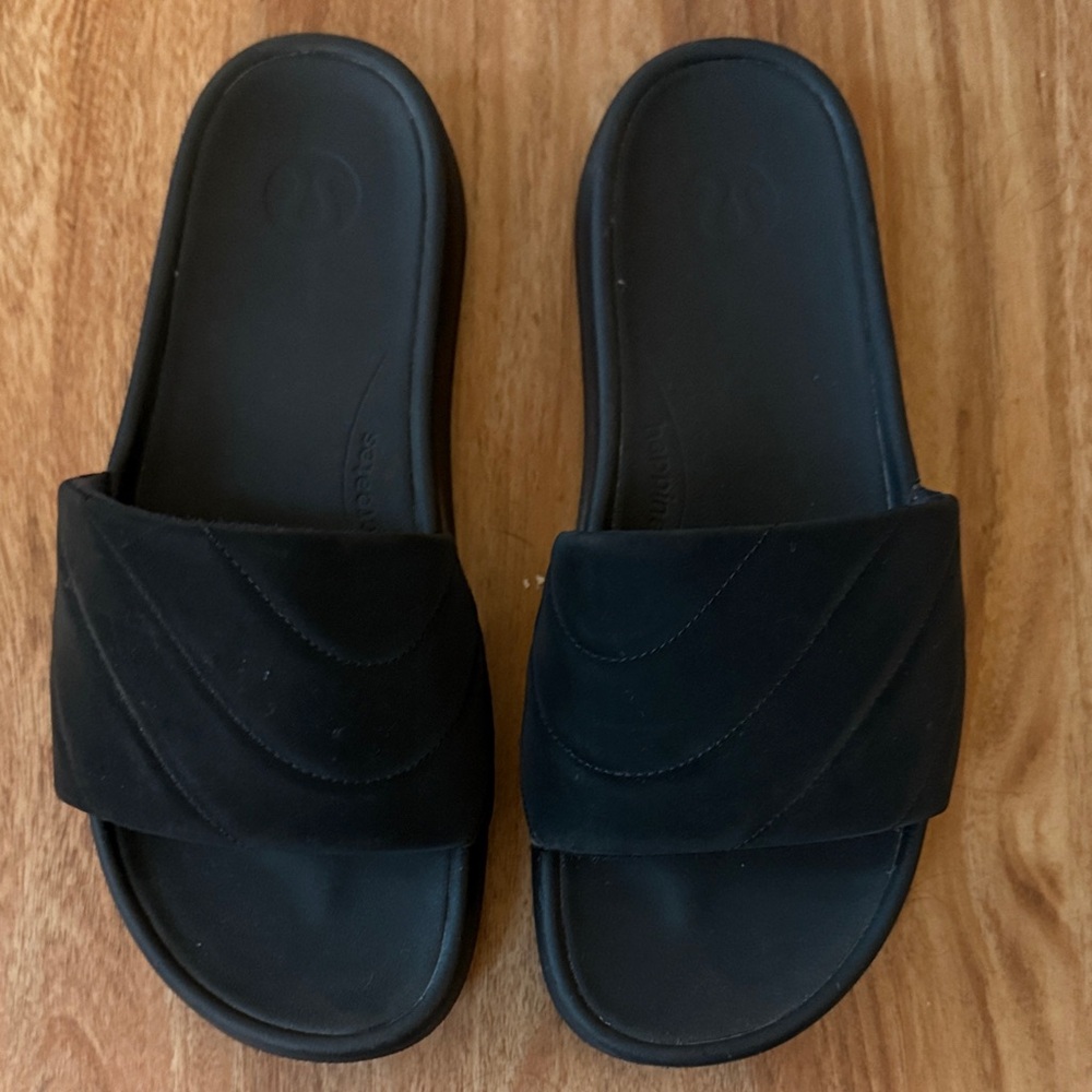Lululemon slides